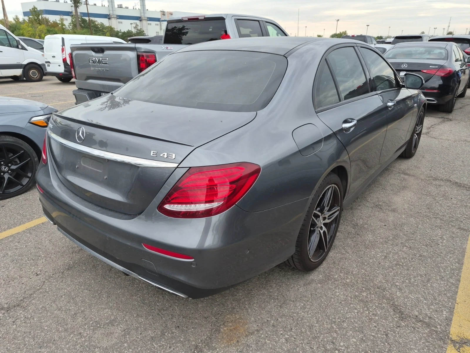 Mercedes-Benz E 43 AMG CARFAX/ВСИЧКИ ЕКСТРИ/БЕЗ ИНЦИДЕНТИ, снимка 3 - Автомобили и джипове - 56088498