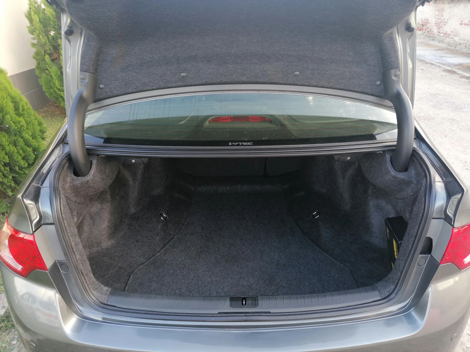 Honda Accord 2.0i-VTEC  FACELIFT, снимка 13 - Автомобили и джипове - 56161575