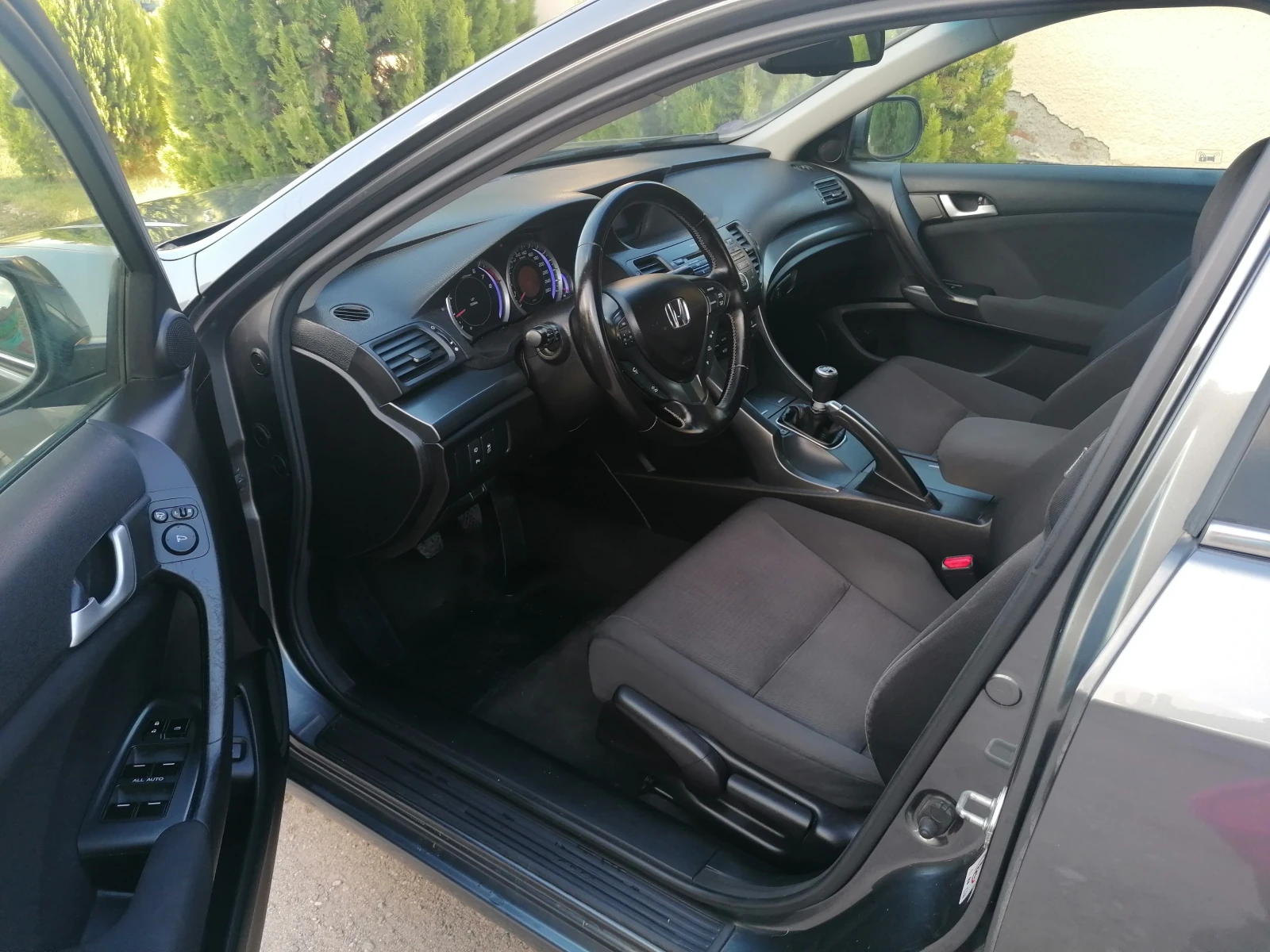Honda Accord 2.0i-VTEC  FACELIFT, снимка 7 - Автомобили и джипове - 56161575