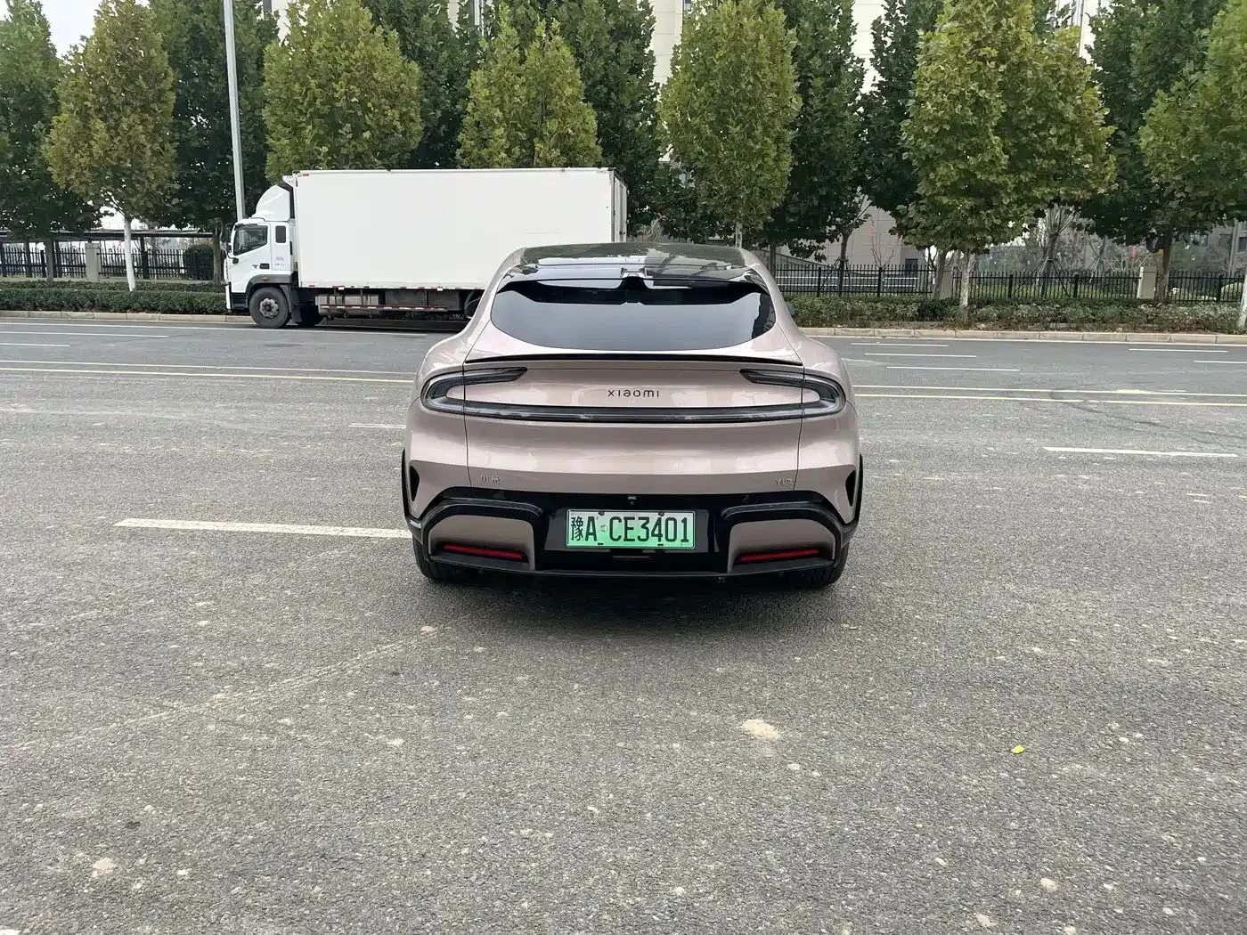 Xiaomi YU7, снимка 5 - Автомобили и джипове - 56689837