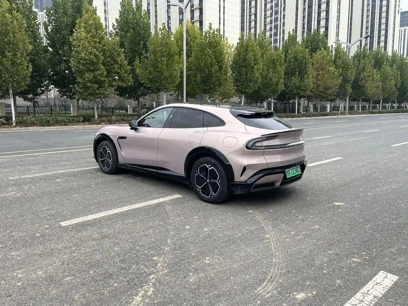Xiaomi YU7, снимка 6 - Автомобили и джипове - 56689837