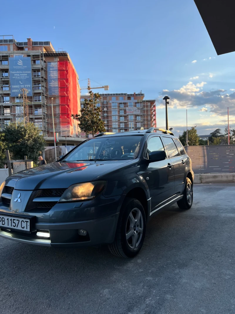 Mitsubishi Outlander 2.0, снимка 2 - Автомобили и джипове - 47620411