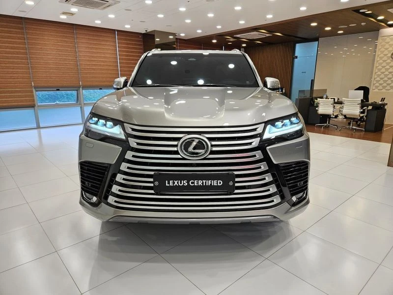 Lexus LX 700h VIP| 409к.с.| ВКЛ.ТЕХНОТЕСТ, снимка 3 - Автомобили и джипове - 55396054