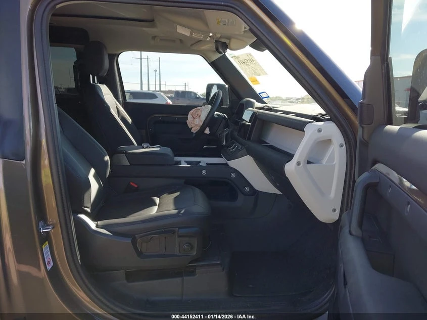 Land Rover Defender 2.0L I-4 DI, DOHC, VVT, TURBO, 296HP All Wheel | Mobile.bg � ����������� 5