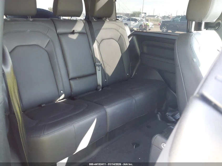 Land Rover Defender 2.0L I-4 DI, DOHC, VVT, TURBO, 296HP All Wheel | Mobile.bg � ����������� 8