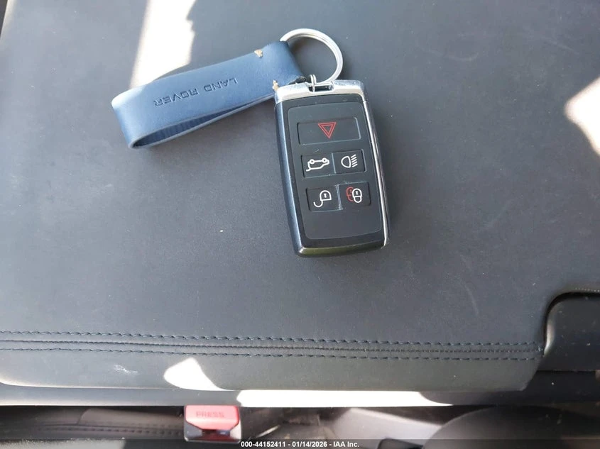 Land Rover Defender 2.0L I-4 DI, DOHC, VVT, TURBO, 296HP All Wheel | Mobile.bg � ����������� 11