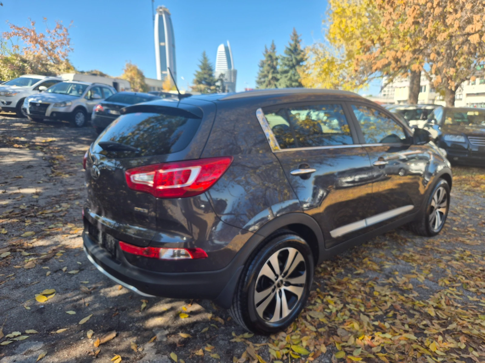 Kia Sportage 2.0CRDI 4X4 NAVI KO�� ������ 180���.��.���� ������ | Mobile.bg � ����������� 5