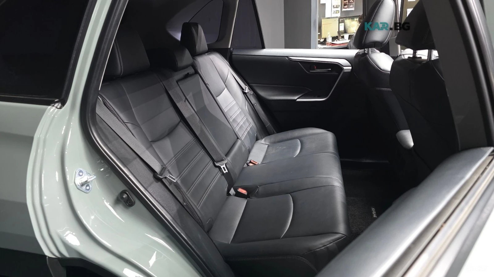 Toyota Rav4 2.5* DISTRONIC* ПОДГРЕВ* , снимка 12 - Автомобили и джипове - 56701853