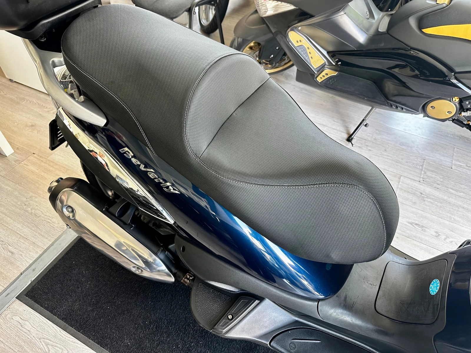 Piaggio Beverly 300i Tourer 2010г. - изображение 4