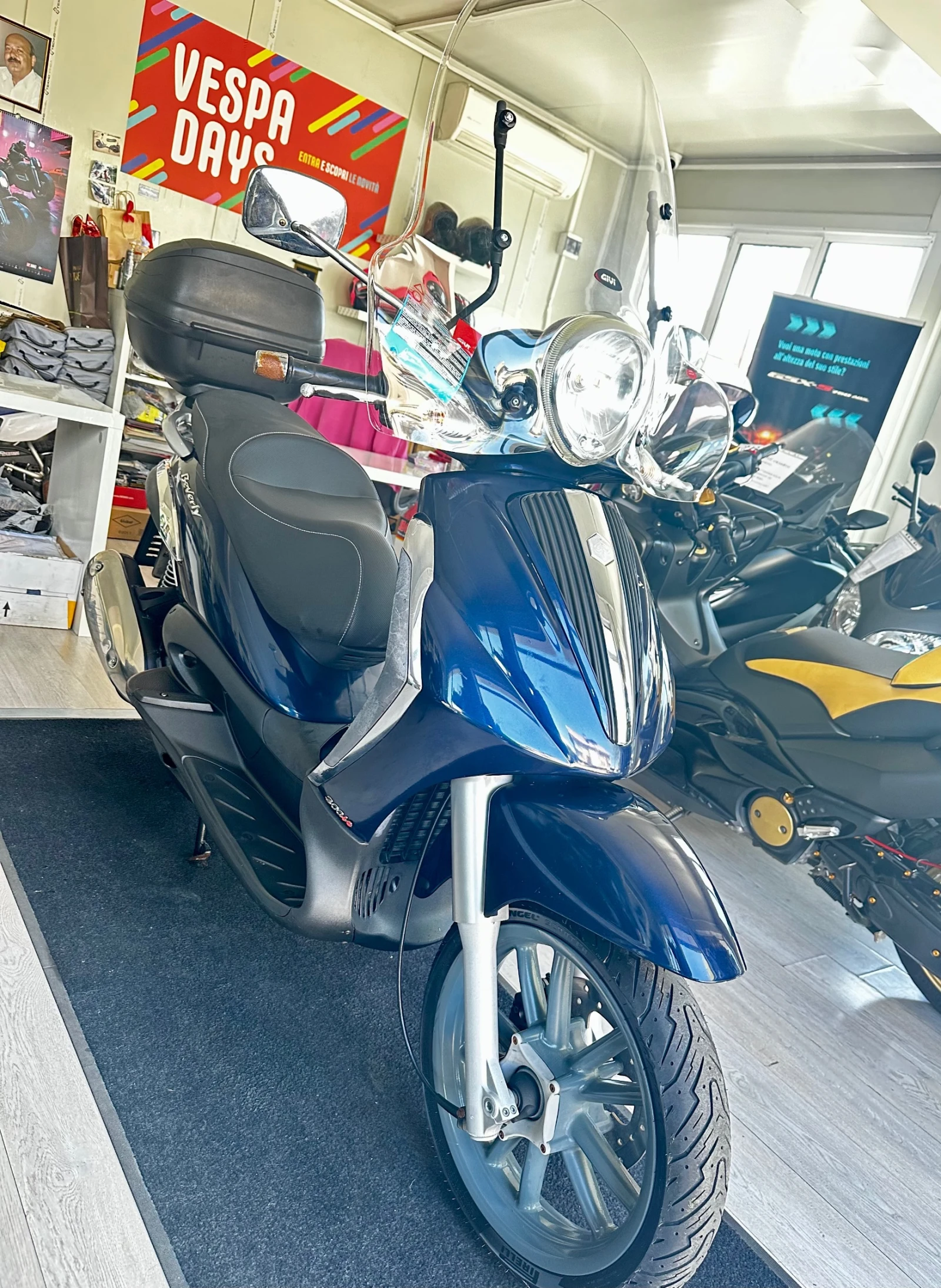 Piaggio Beverly 300i Tourer 2010г. - изображение 9