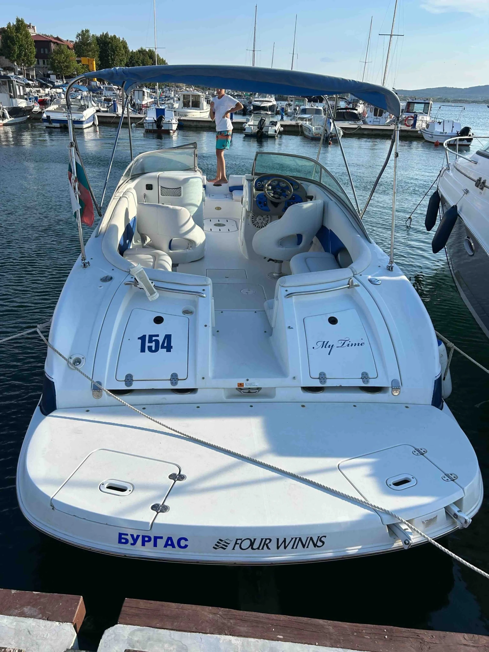 Моторна яхта Four Winns Funship 234, снимка 7 - Воден транспорт - 54379329