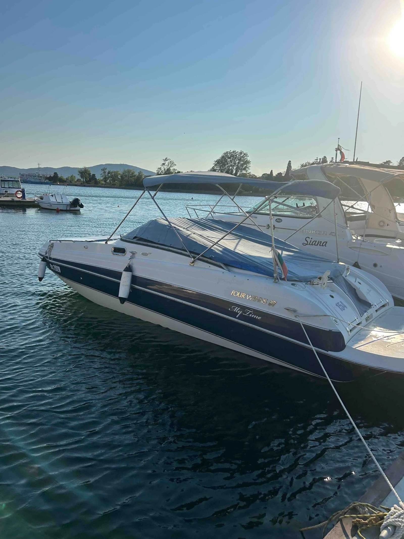 Моторна яхта Four Winns Funship 234, снимка 13 - Воден транспорт - 54379329
