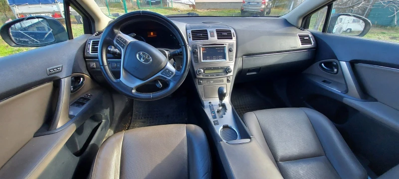 Toyota Avensis, снимка 9 - Автомобили и джипове - 48410318