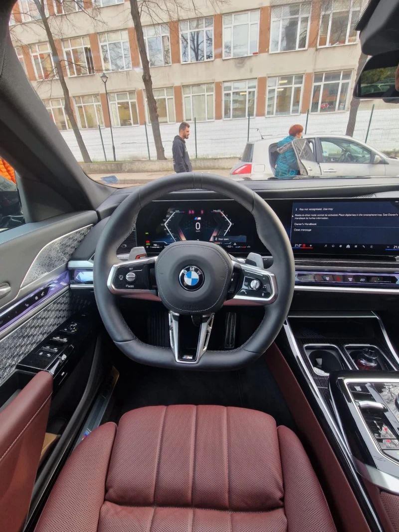 BMW 740 M, iconic glow, Bower& Wilkinson diamond , снимка 15 - Автомобили и джипове - 52668970