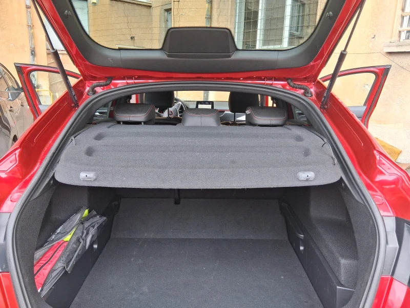 Renault Arkana, снимка 8 - Автомобили и джипове - 53439535