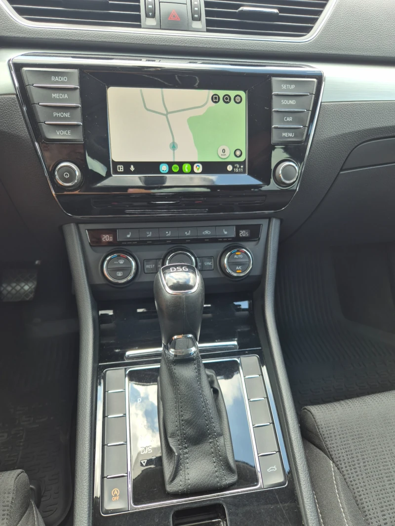 Skoda Superb Business Edition 2, 0 TDI, снимка 8 - Автомобили и джипове - 53504535