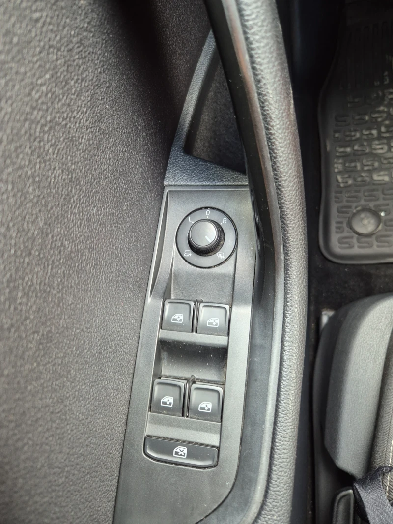 Skoda Superb Business Edition 2, 0 TDI, снимка 9 - Автомобили и джипове - 53504535