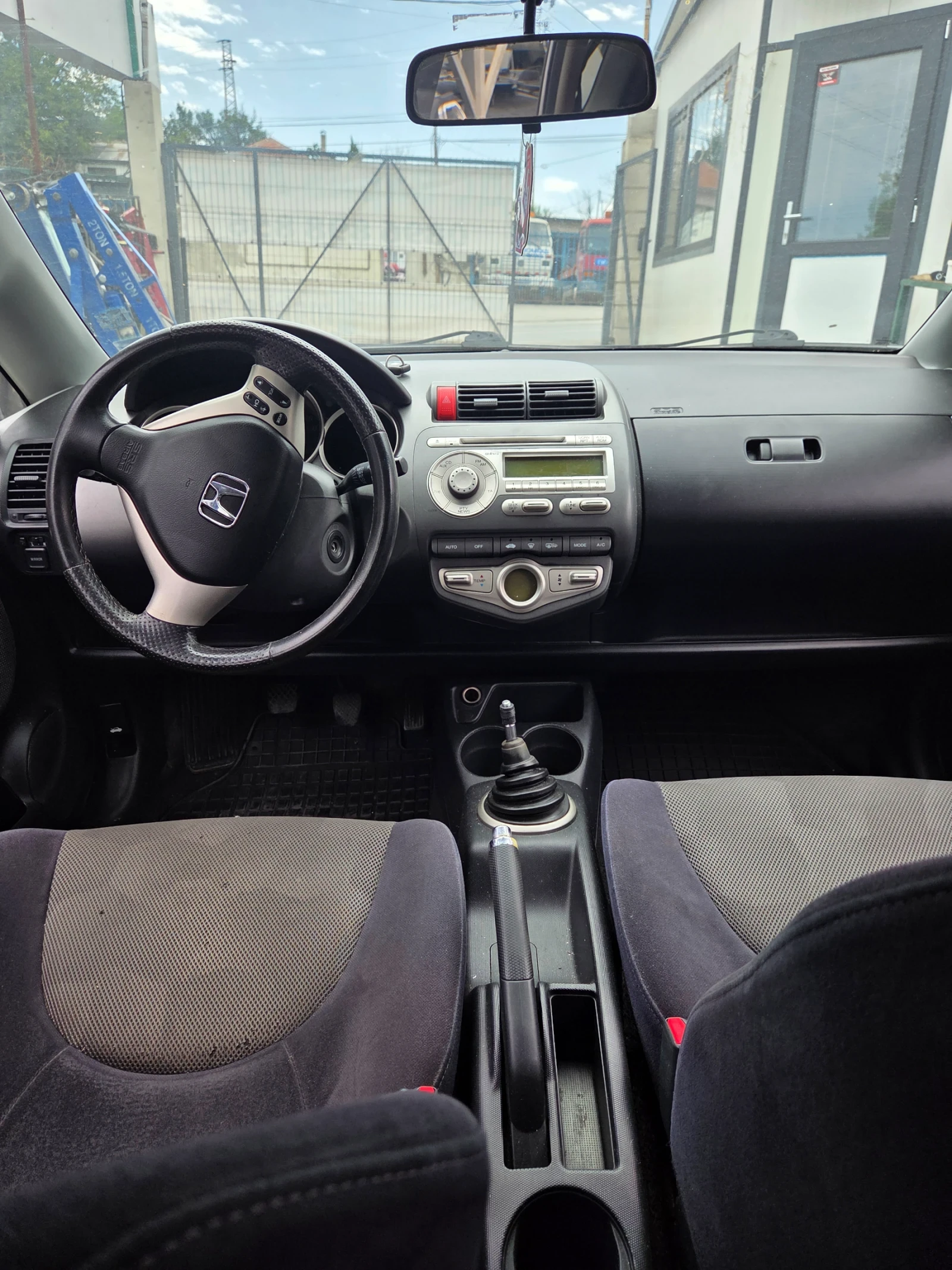 Honda Jazz 1.4i, снимка 7 - Автомобили и джипове - 53709043