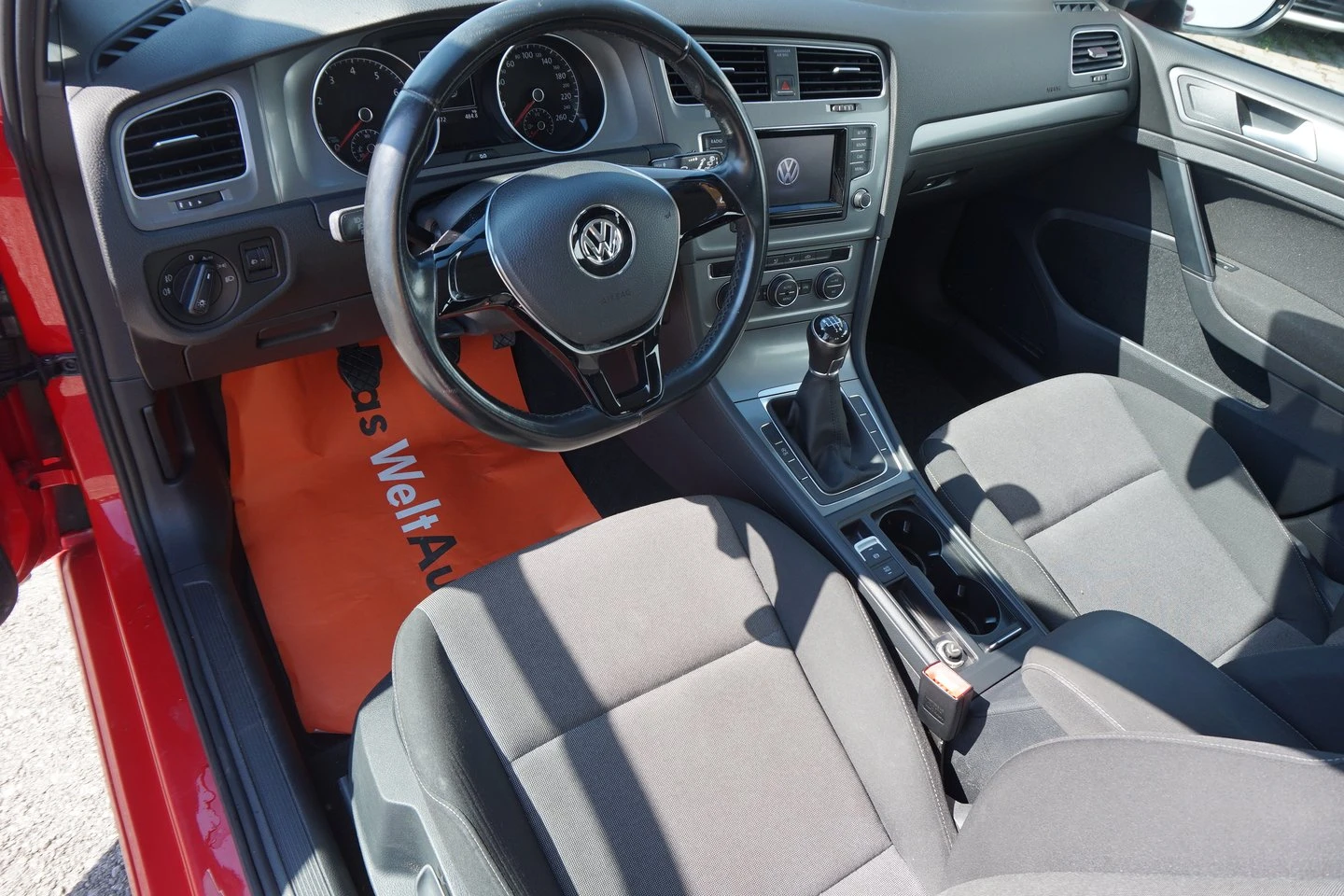 VW Golf Trendline 1.2TSI BMT - изображение 4