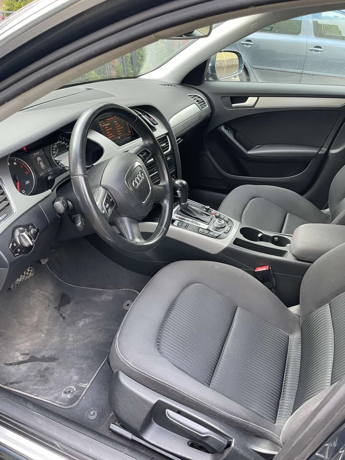 Audi A4 S8 Auto - изображение 6