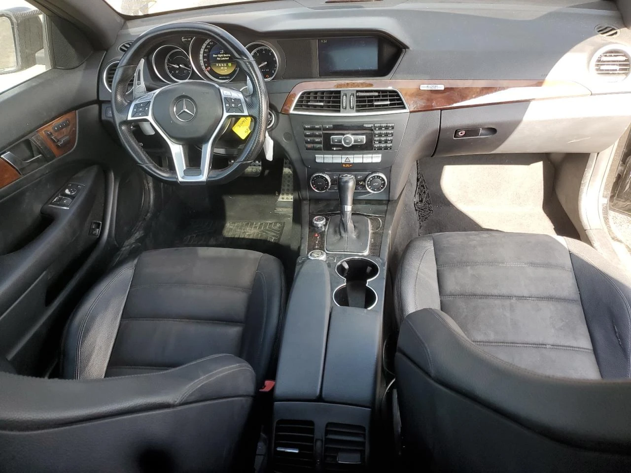 Mercedes-Benz C 63 AMG COUPE - изображение 8