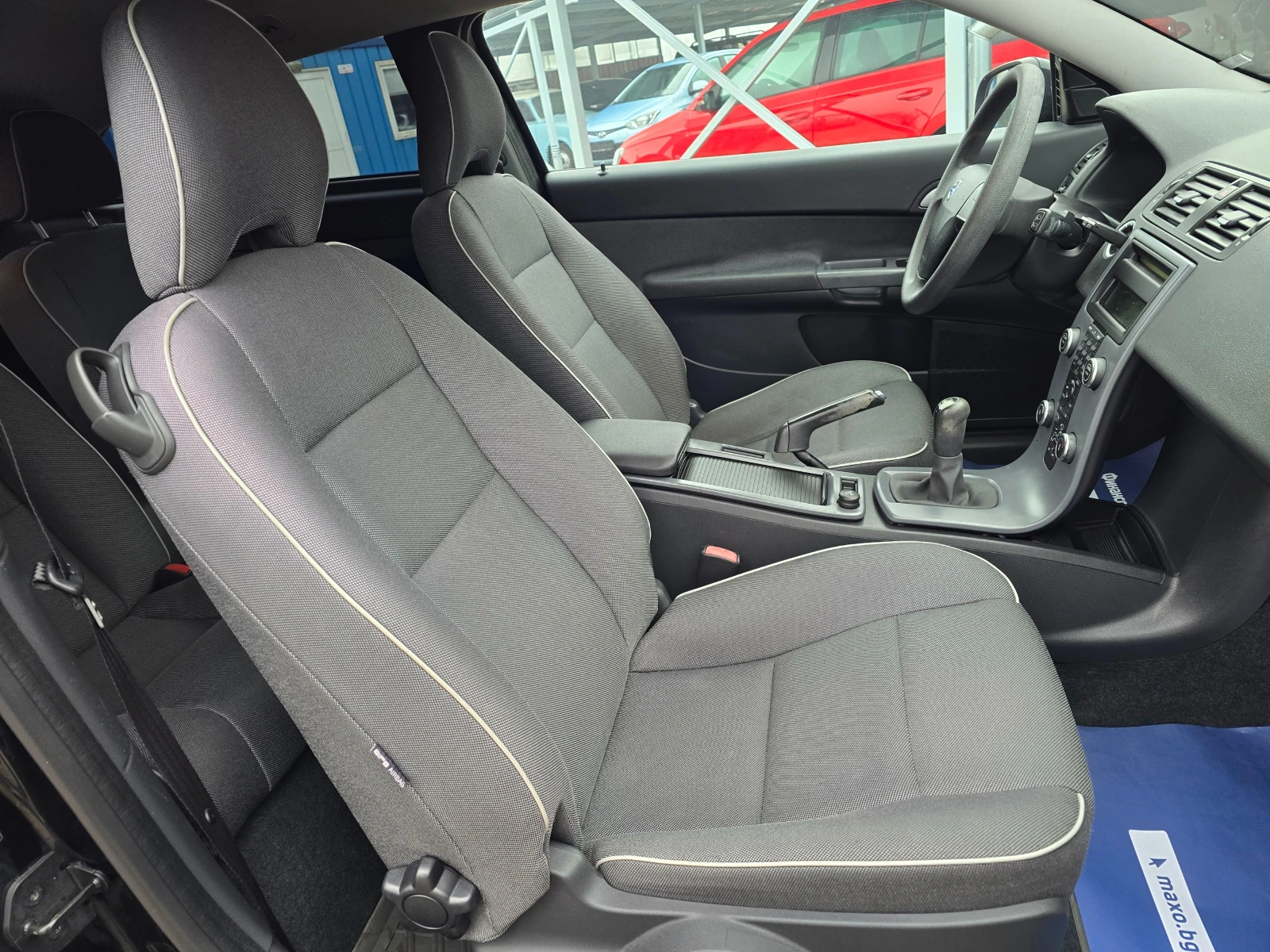 Volvo C30 1.6D РЕАЛНИ КИЛОМЕТРИ - изображение 10