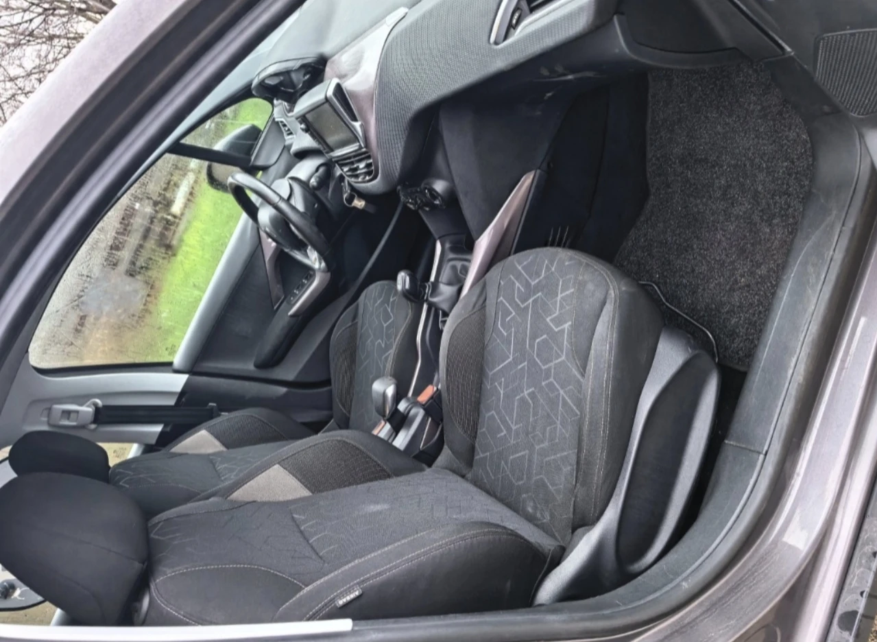 Peugeot 2008 1.2i - изображение 6