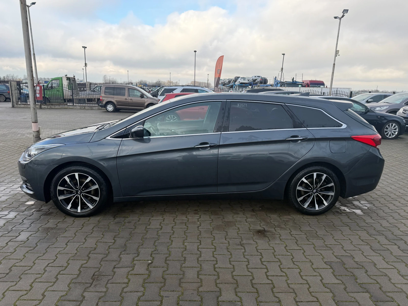 Hyundai I40 1.7CRDI NAVI/KAMERA EURO 6 - изображение 9