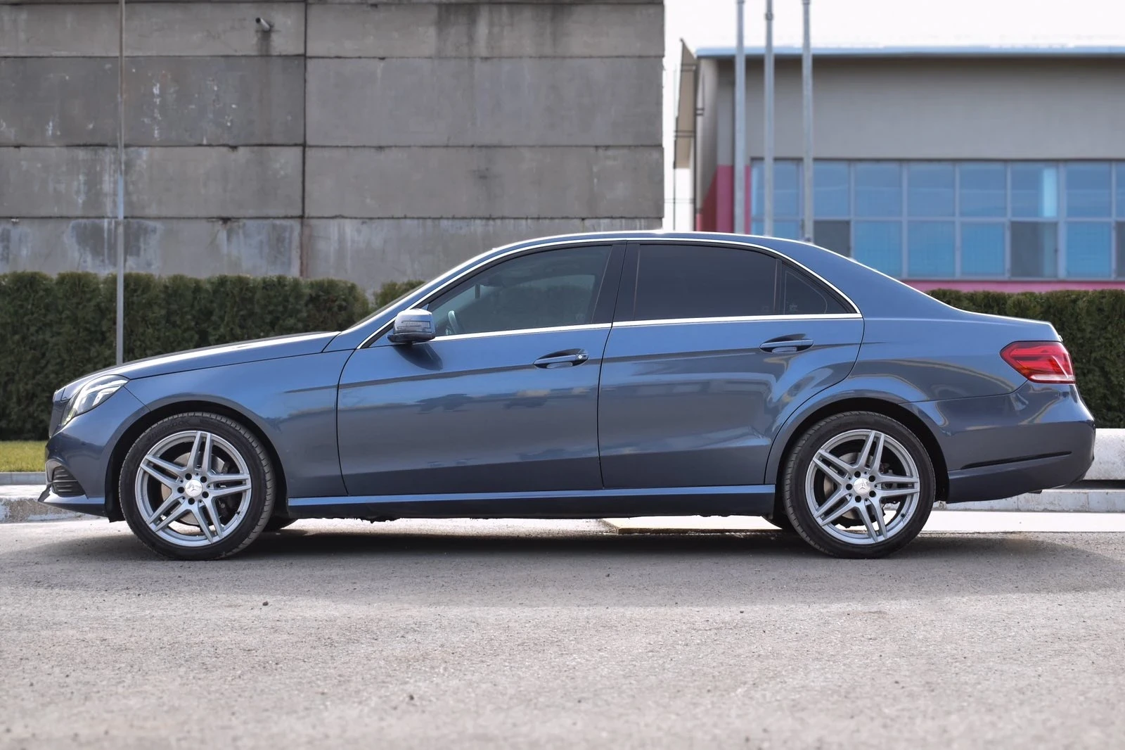 Mercedes-Benz E 250 РЕАЛНИ КМ! LED/NAVI, снимка 6 - Автомобили и джипове - 53773788