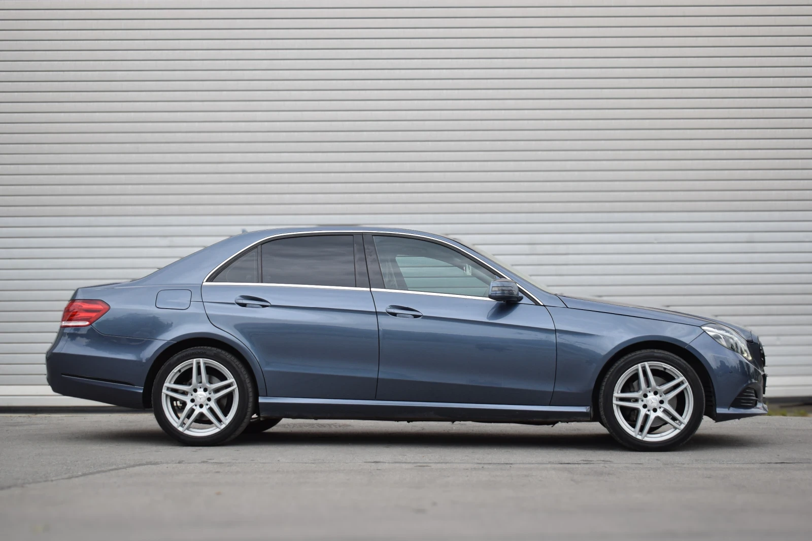 Mercedes-Benz E 250 РЕАЛНИ КМ! LED/NAVI, снимка 5 - Автомобили и джипове - 53773788