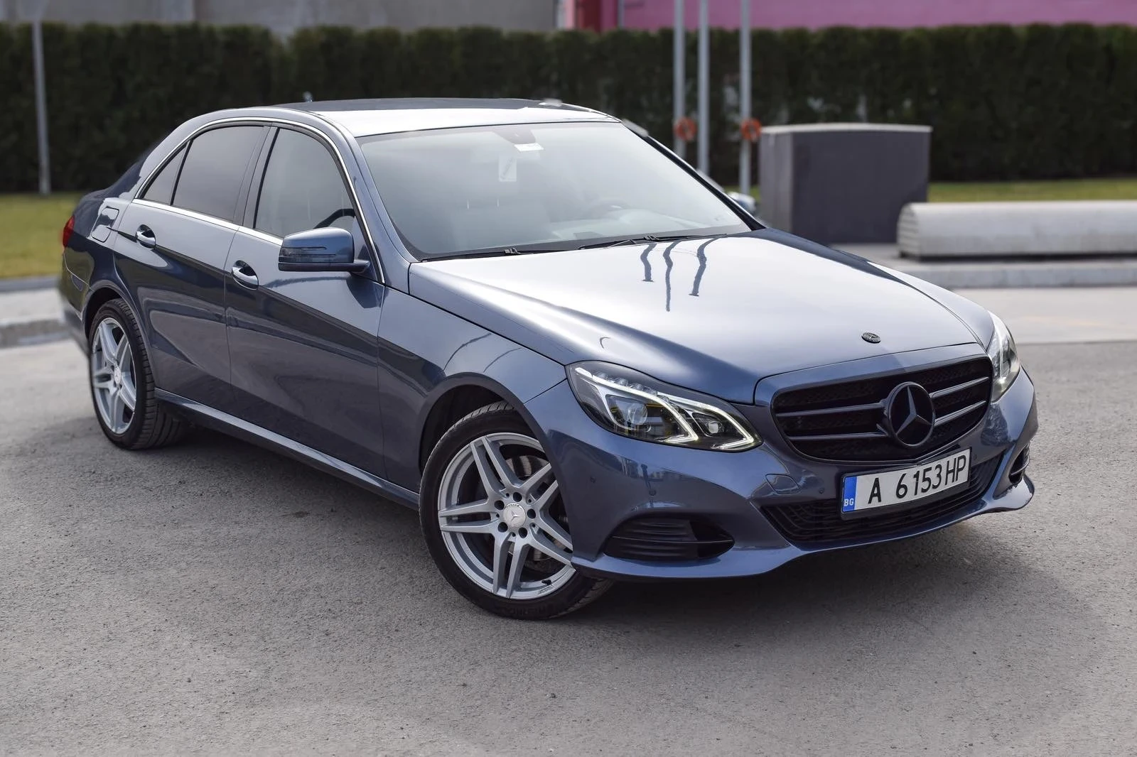 Mercedes-Benz E 250 РЕАЛНИ КМ! LED/NAVI, снимка 2 - Автомобили и джипове - 53773788