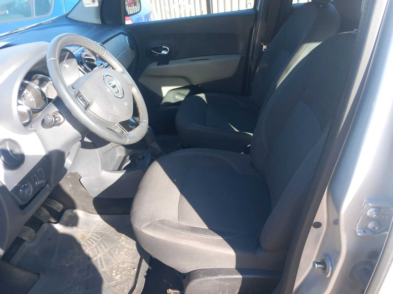 Dacia Lodgy 1, 6.������ | Mobile.bg � ����������� 12