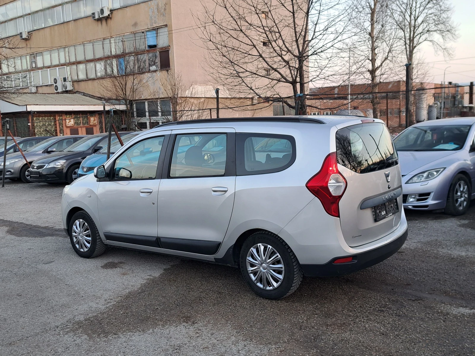 Dacia Lodgy 1, 6.������ | Mobile.bg � ����������� 11