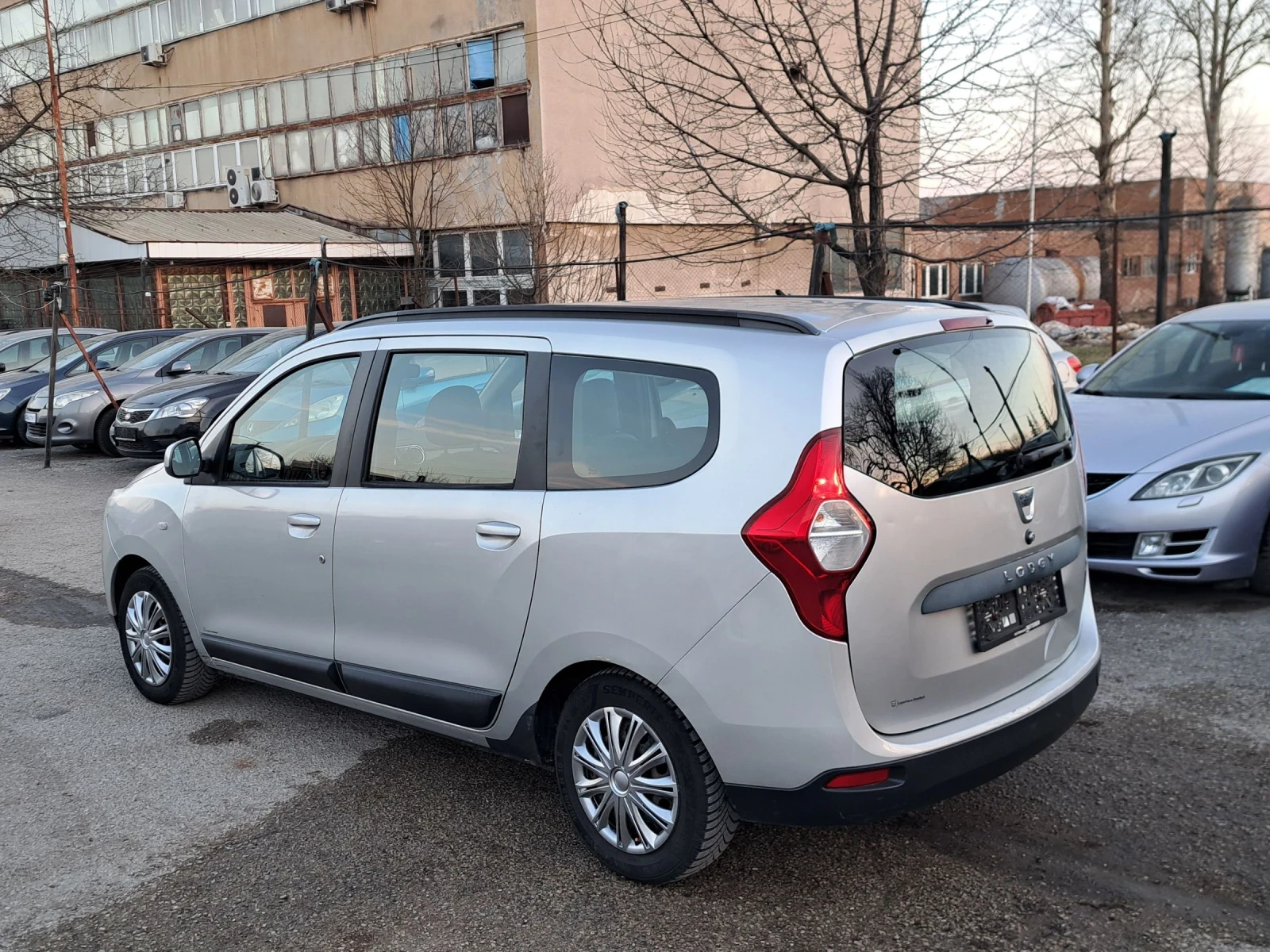 Dacia Lodgy 1, 6.������ | Mobile.bg � ����������� 12