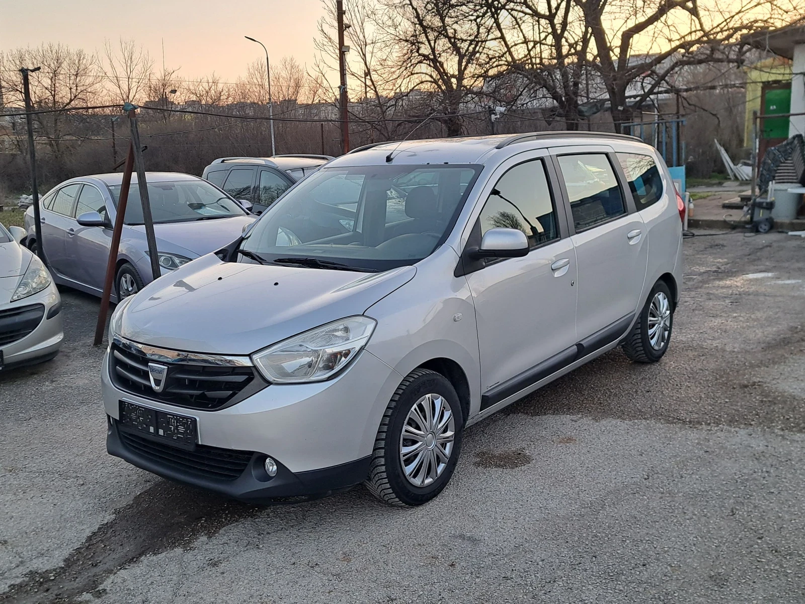 Dacia Lodgy 1, 6.������ | Mobile.bg � ����������� 2