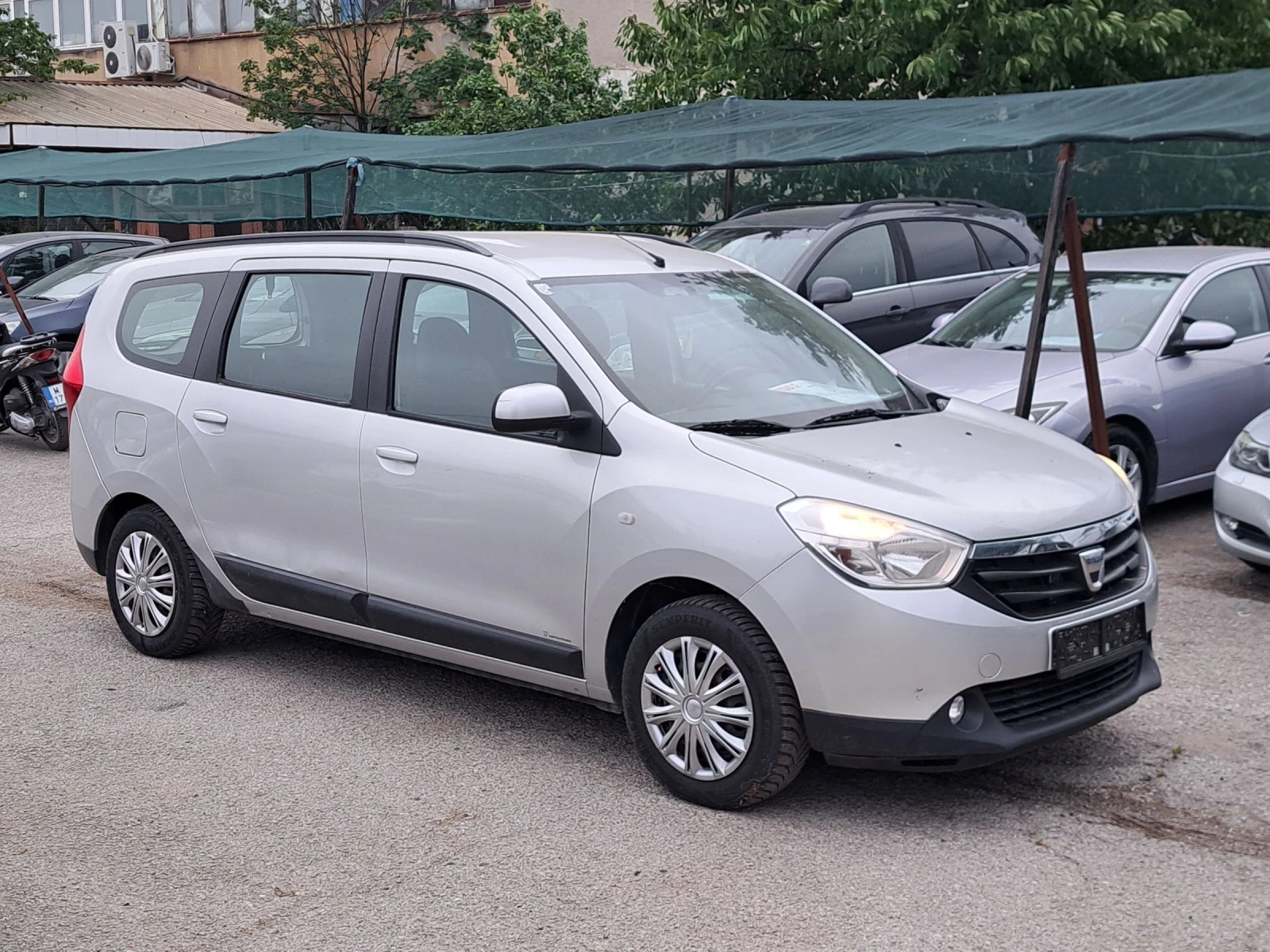 Dacia Lodgy 1, 6.������ | Mobile.bg � ����������� 5