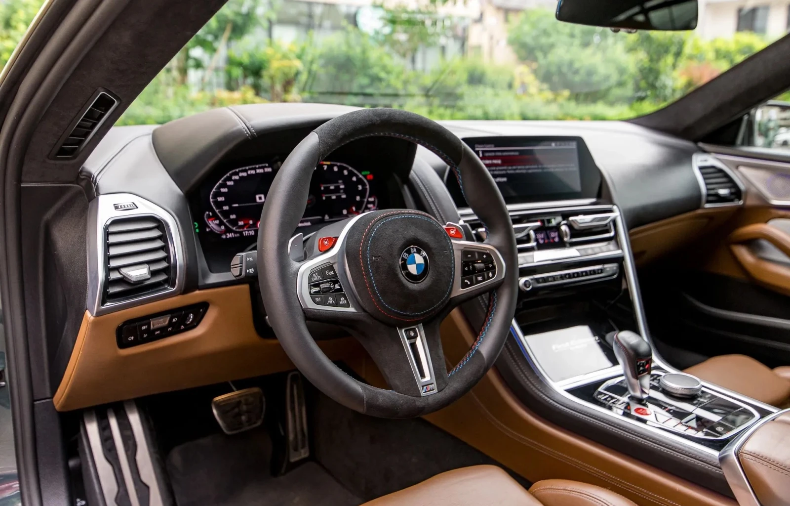 BMW M8 Competition xDrive, снимка 7 - Автомобили и джипове - 54411972