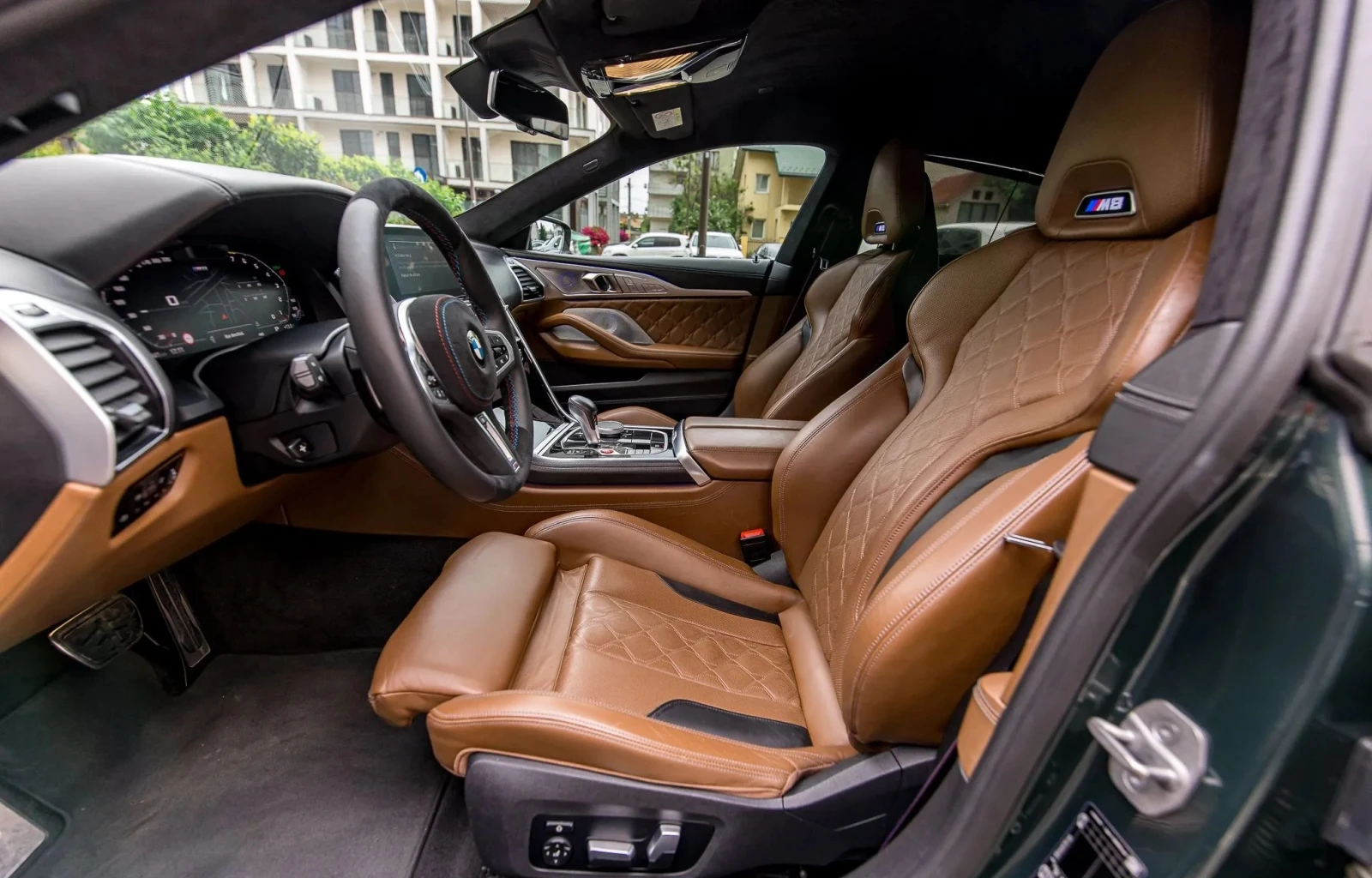 BMW M8 Competition xDrive, снимка 6 - Автомобили и джипове - 54411972