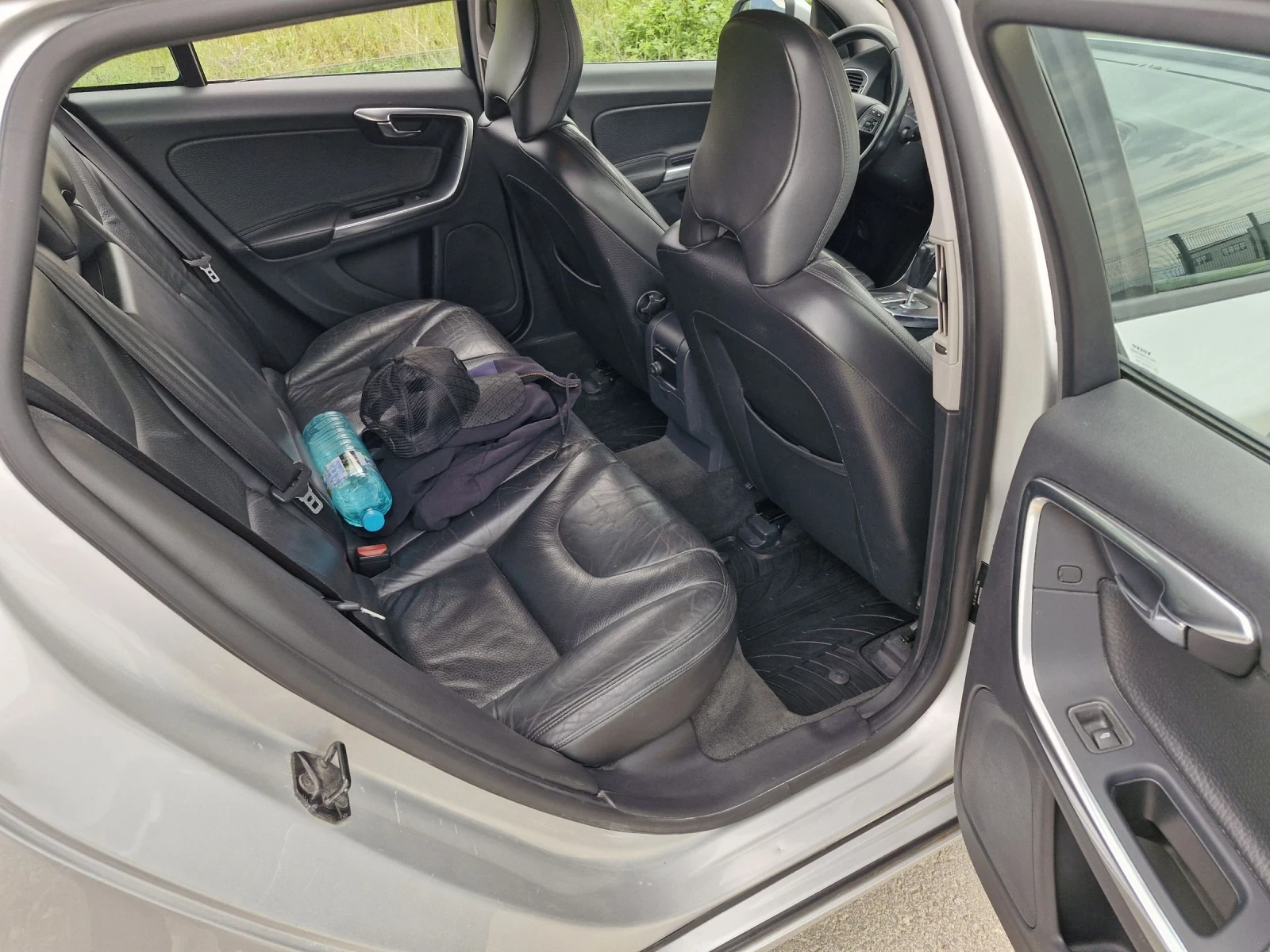 Volvo V60 2.0TD D5 163к.с. Нави, Автоматик, Панорама Фул екс, снимка 13 - Автомобили и джипове - 54494707