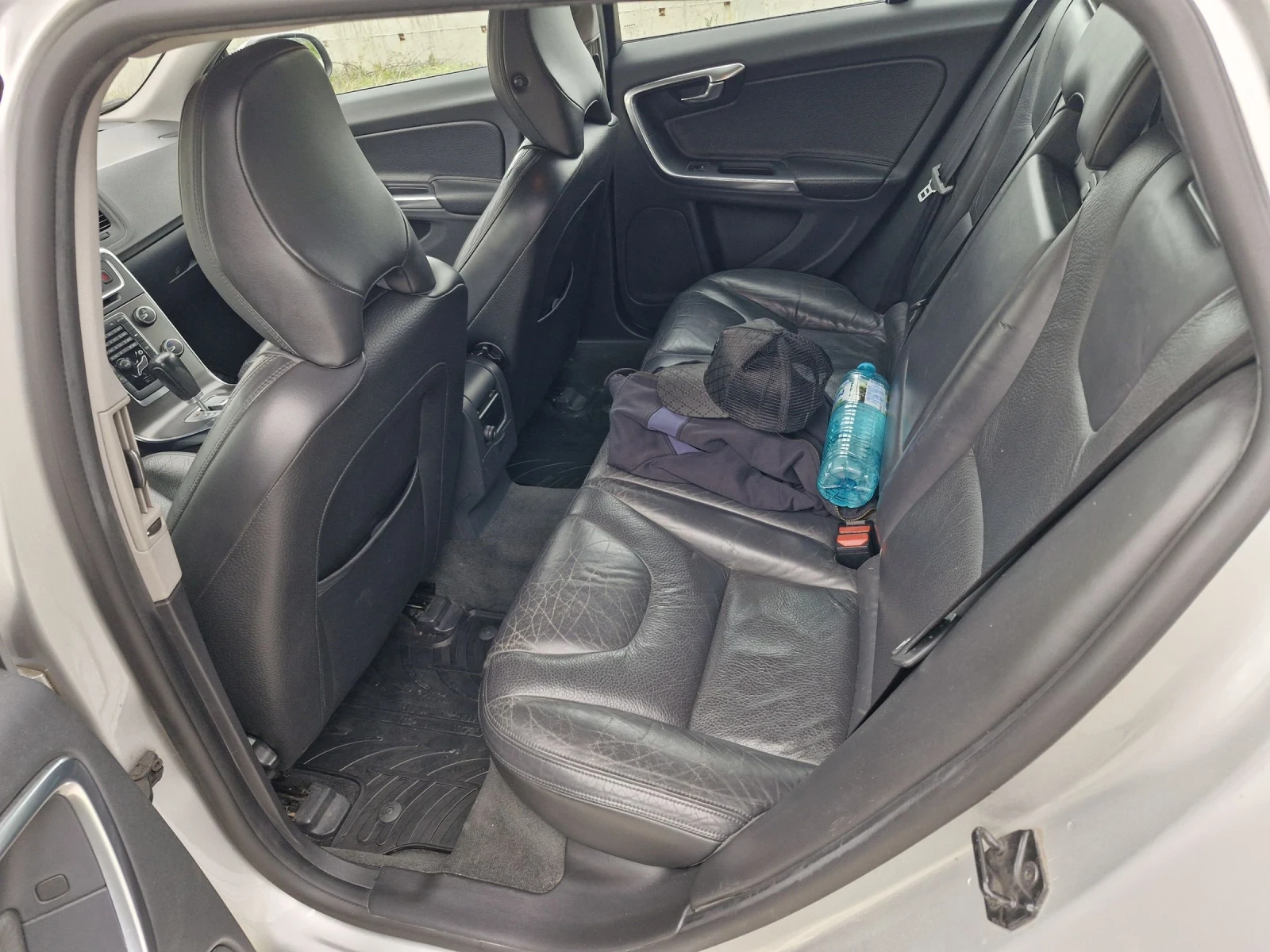 Volvo V60 2.0TD D5 163к.с. Нави, Автоматик, Панорама Фул екс, снимка 14 - Автомобили и джипове - 54494707