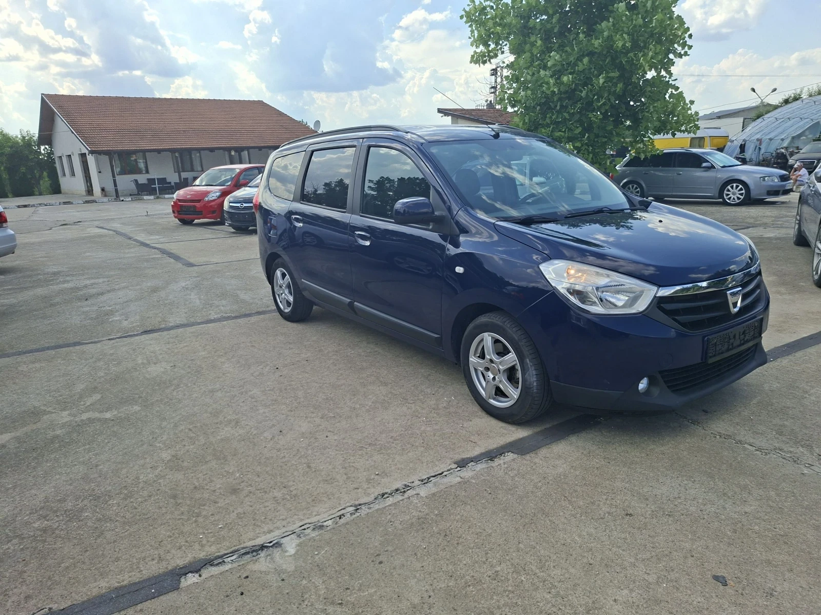 Dacia Lodgy 1.2Tce  НАВИГАЦИЯ, ПАРКТРОНИК, снимка 7 - Автомобили и джипове - 55002090