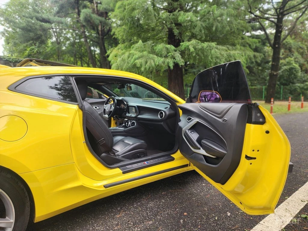 Chevrolet Camaro 6.2 SS V8* BOSE* ХЕДЪП* ПОДГРЕВ* ОБДУХВАНЕ* КАМЕРА, снимка 11 - Автомобили и джипове - 55963845