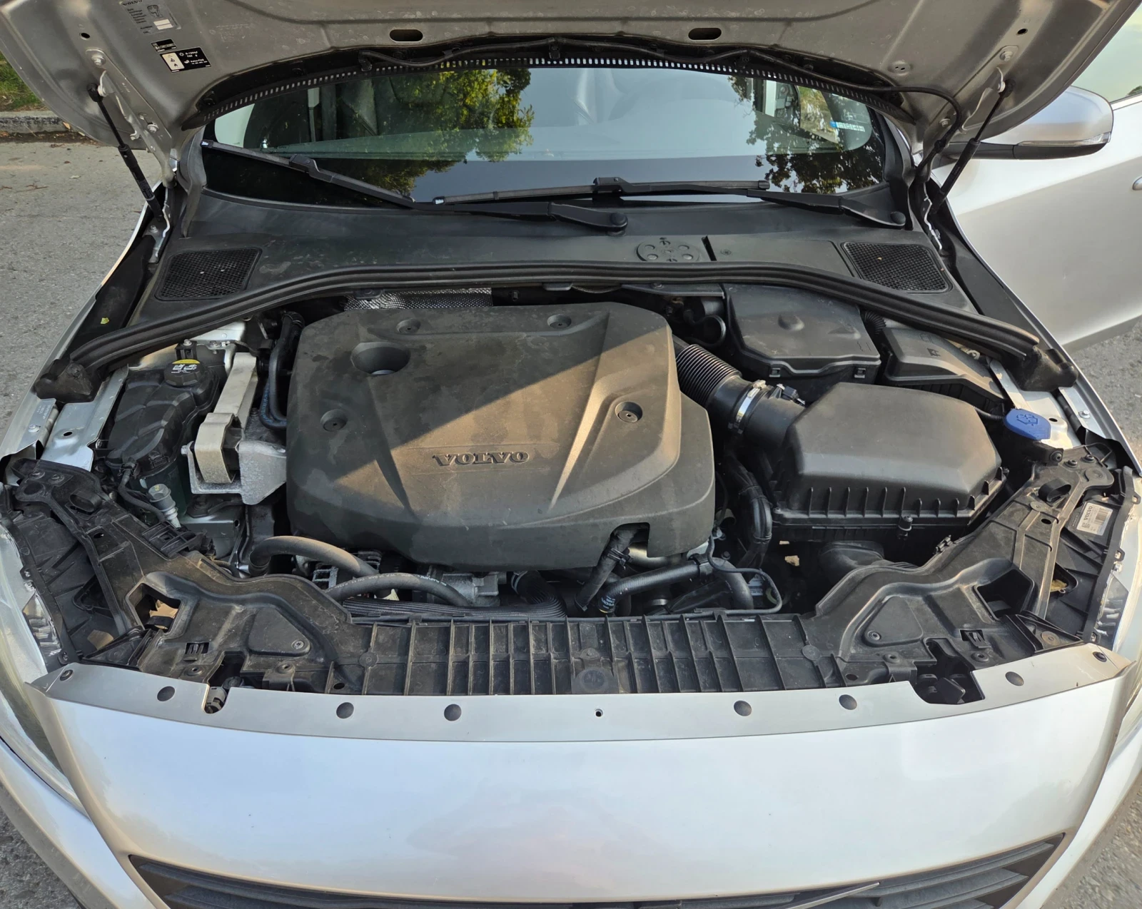 Volvo V60 2.0 D2 120, снимка 13 - Автомобили и джипове - 56258787