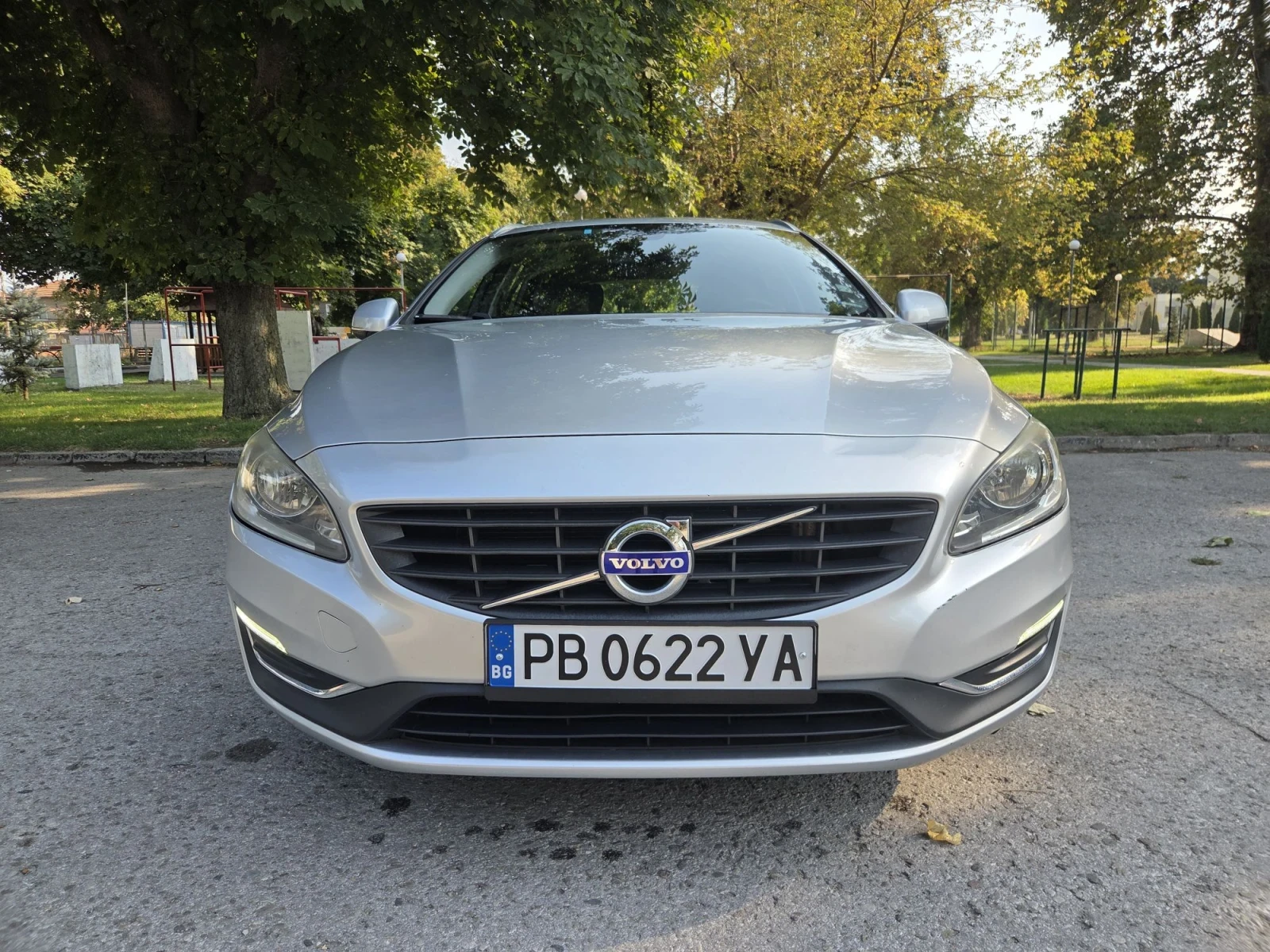 Volvo V60 2.0 D2 120, снимка 2 - Автомобили и джипове - 56258787