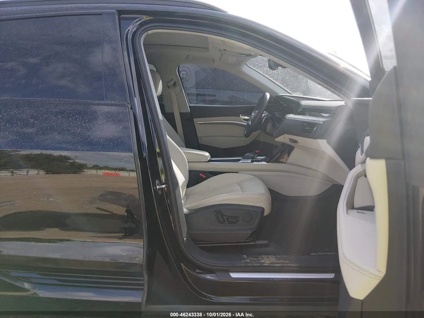 Audi E-Tron Premium Quattro, снимка 5 - Автомобили и джипове - 56618867