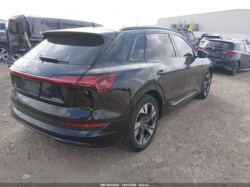 Audi E-Tron Premium Quattro, снимка 4 - Автомобили и джипове - 56618867