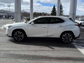 Lexus UX 250h  CARFAX, снимка 2