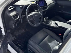 Lexus UX 250h  CARFAX - 26500 € / 51829.49 лв. - 66877156 5