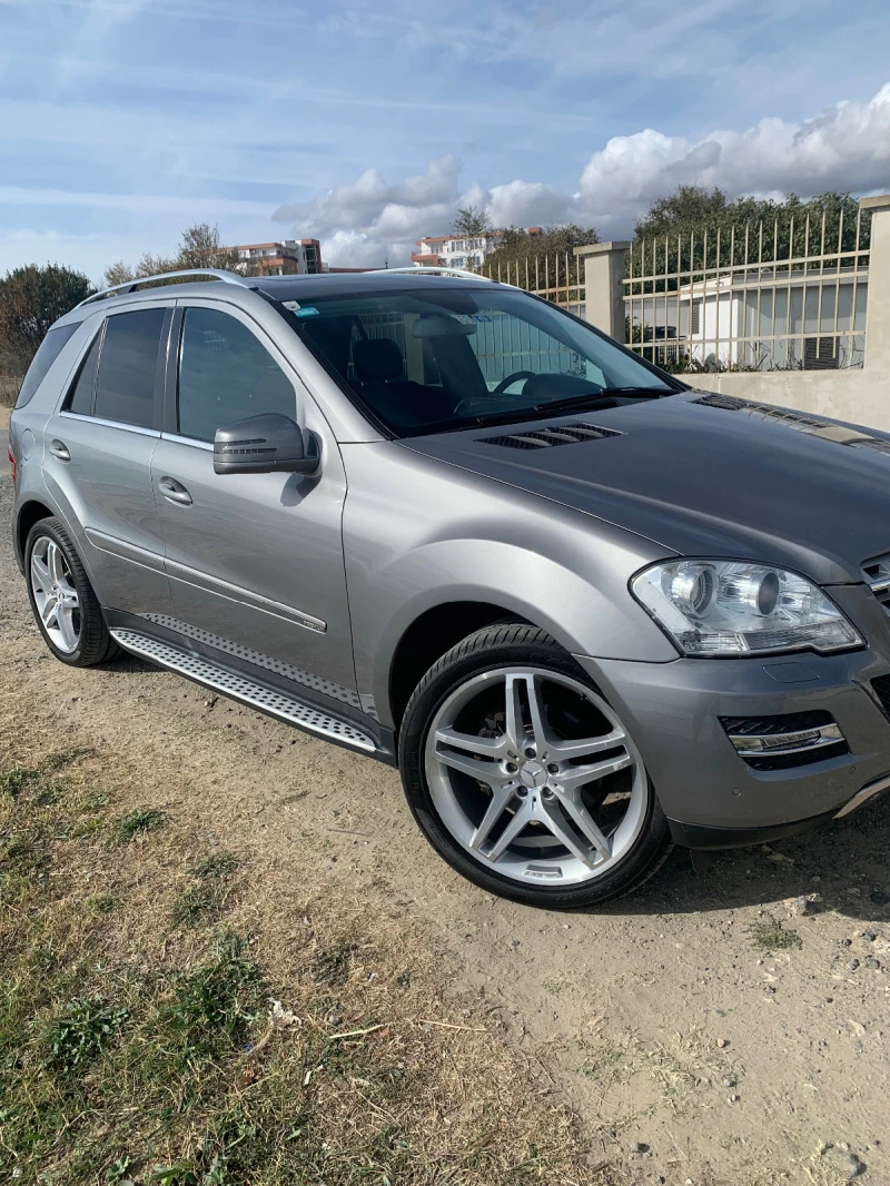 Mercedes-Benz ML 350 PREMIUM , снимка 12 - Автомобили и джипове - 48648837