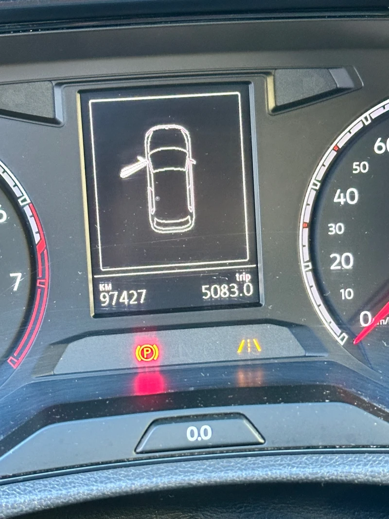 VW T-Roc, снимка 13 - Автомобили и джипове - 52935626